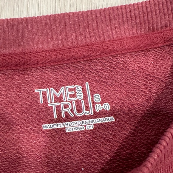 maroon crewneck - Picture 2 of 2